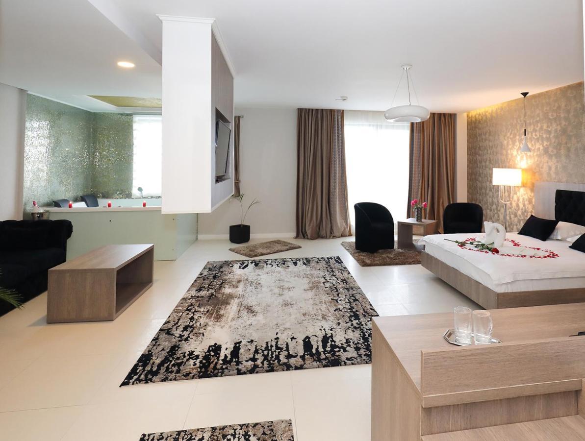 Meliss Events Otel Craiova Dış mekan fotoğraf