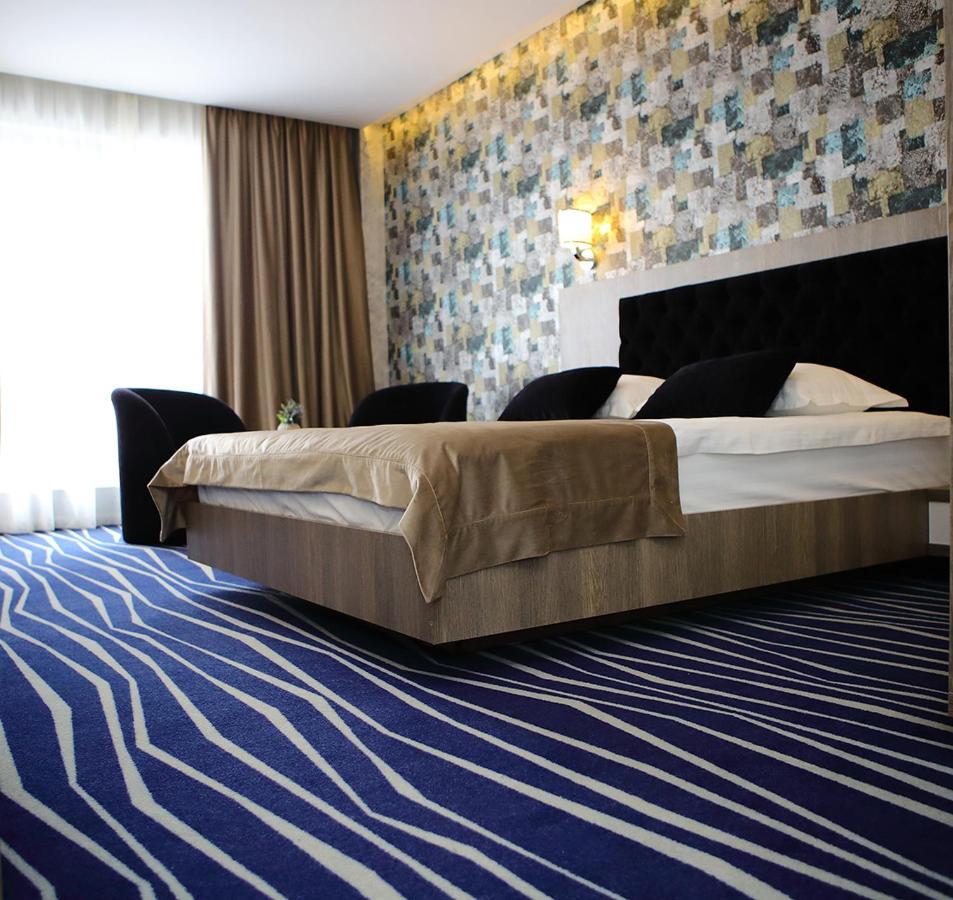Meliss Events Otel Craiova Dış mekan fotoğraf