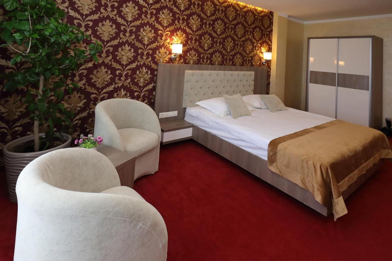 Meliss Events Otel Craiova Dış mekan fotoğraf