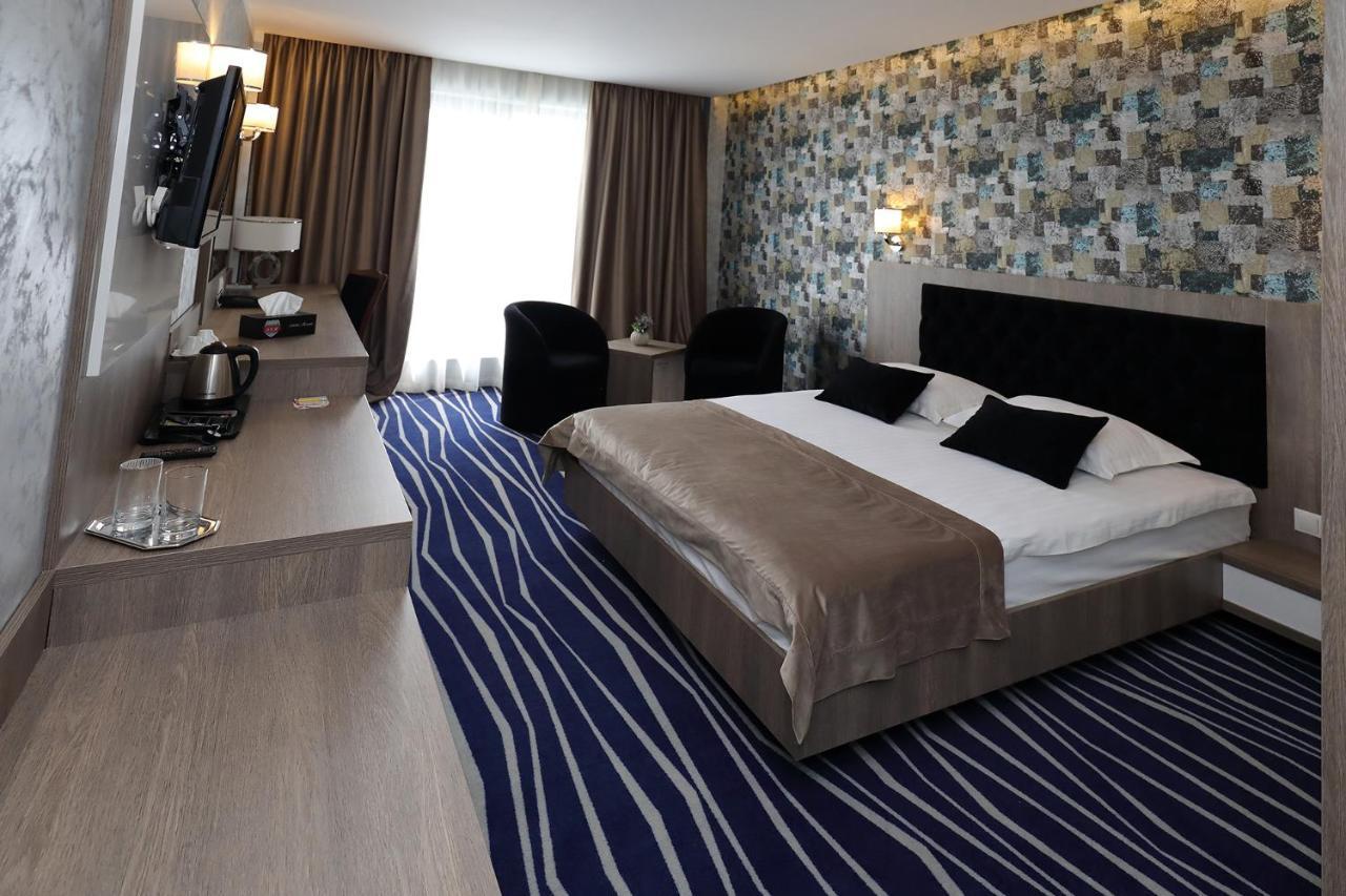 Meliss Events Otel Craiova Dış mekan fotoğraf