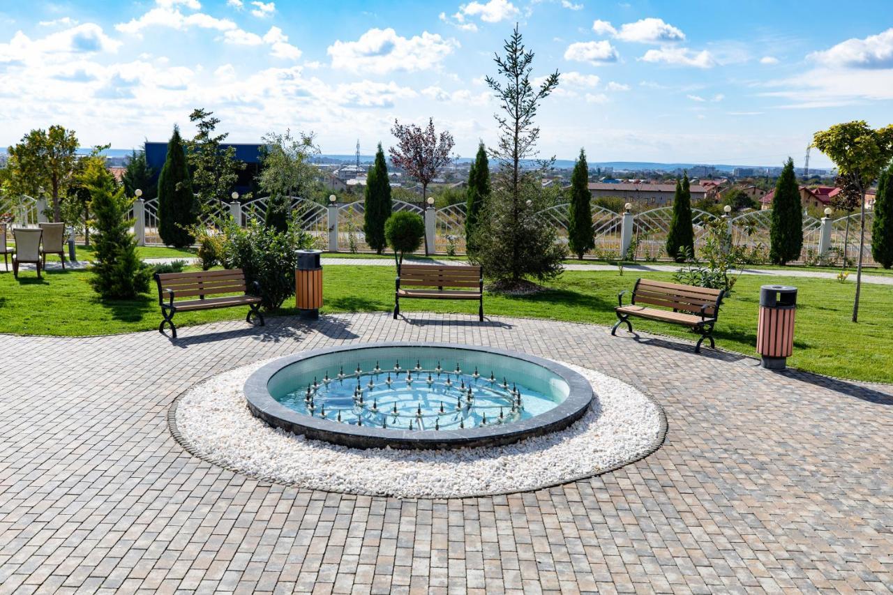 Meliss Events Otel Craiova Dış mekan fotoğraf