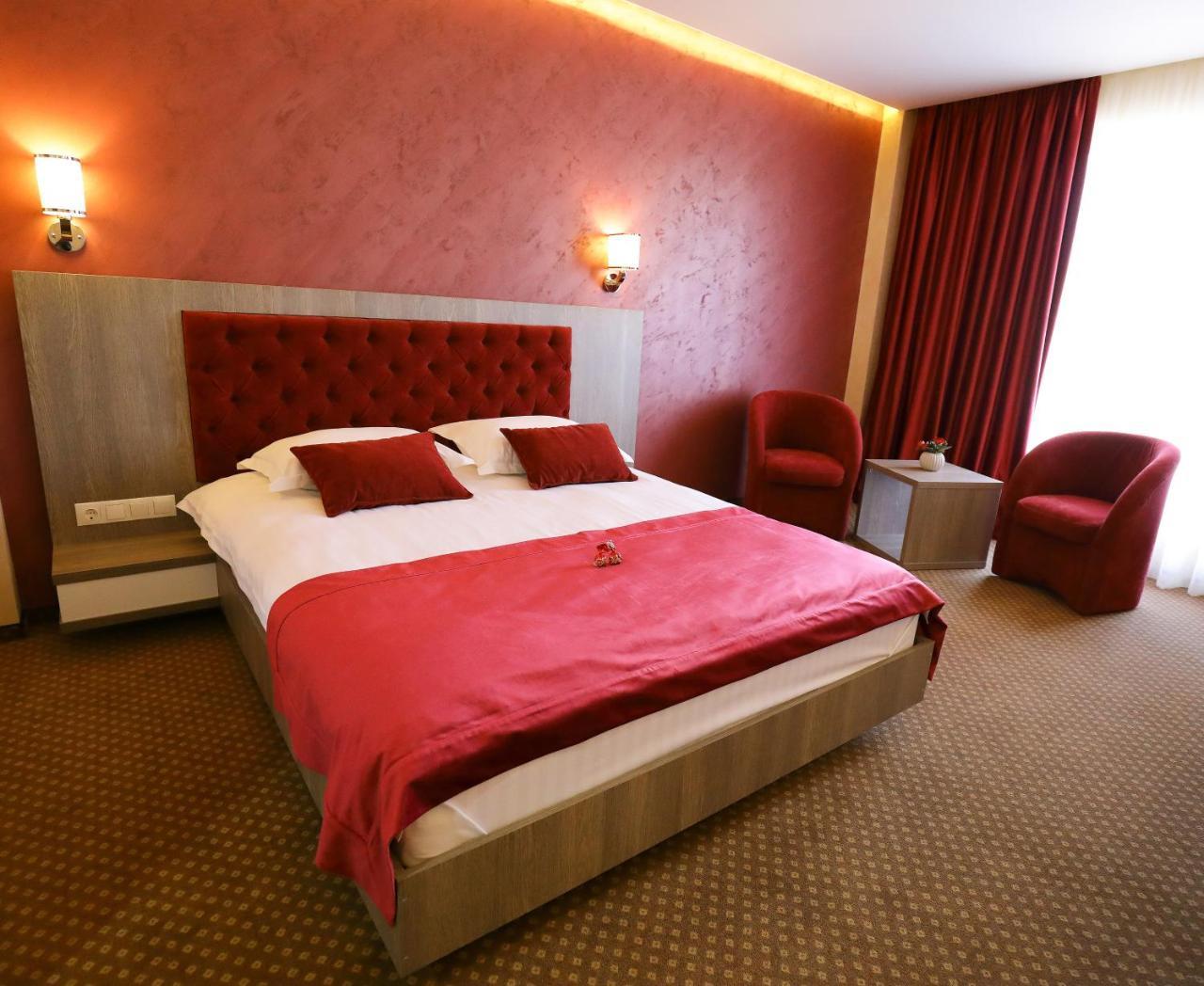 Meliss Events Otel Craiova Dış mekan fotoğraf