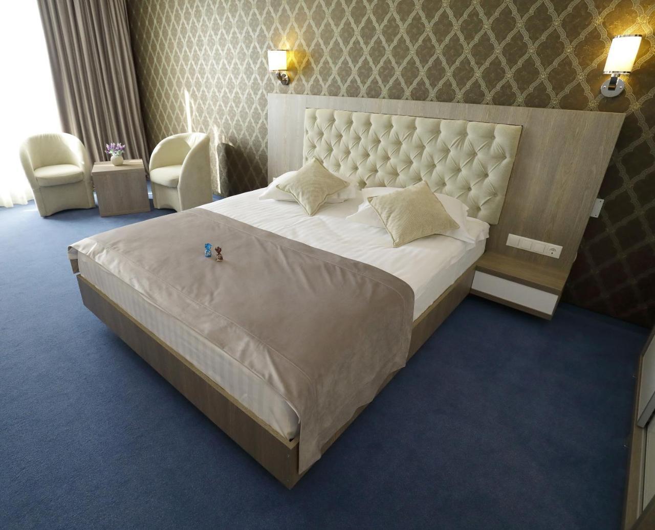 Meliss Events Otel Craiova Dış mekan fotoğraf
