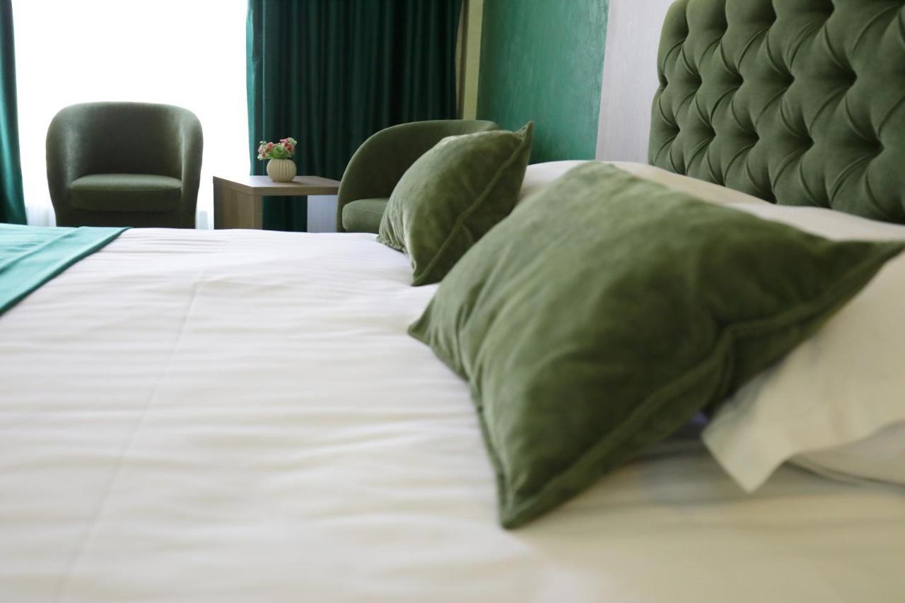 Meliss Events Otel Craiova Dış mekan fotoğraf