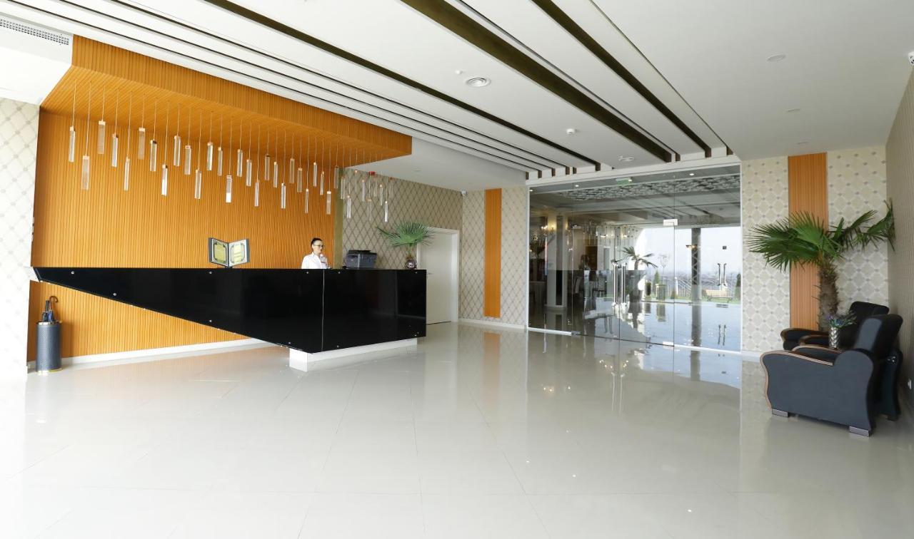 Meliss Events Otel Craiova Dış mekan fotoğraf