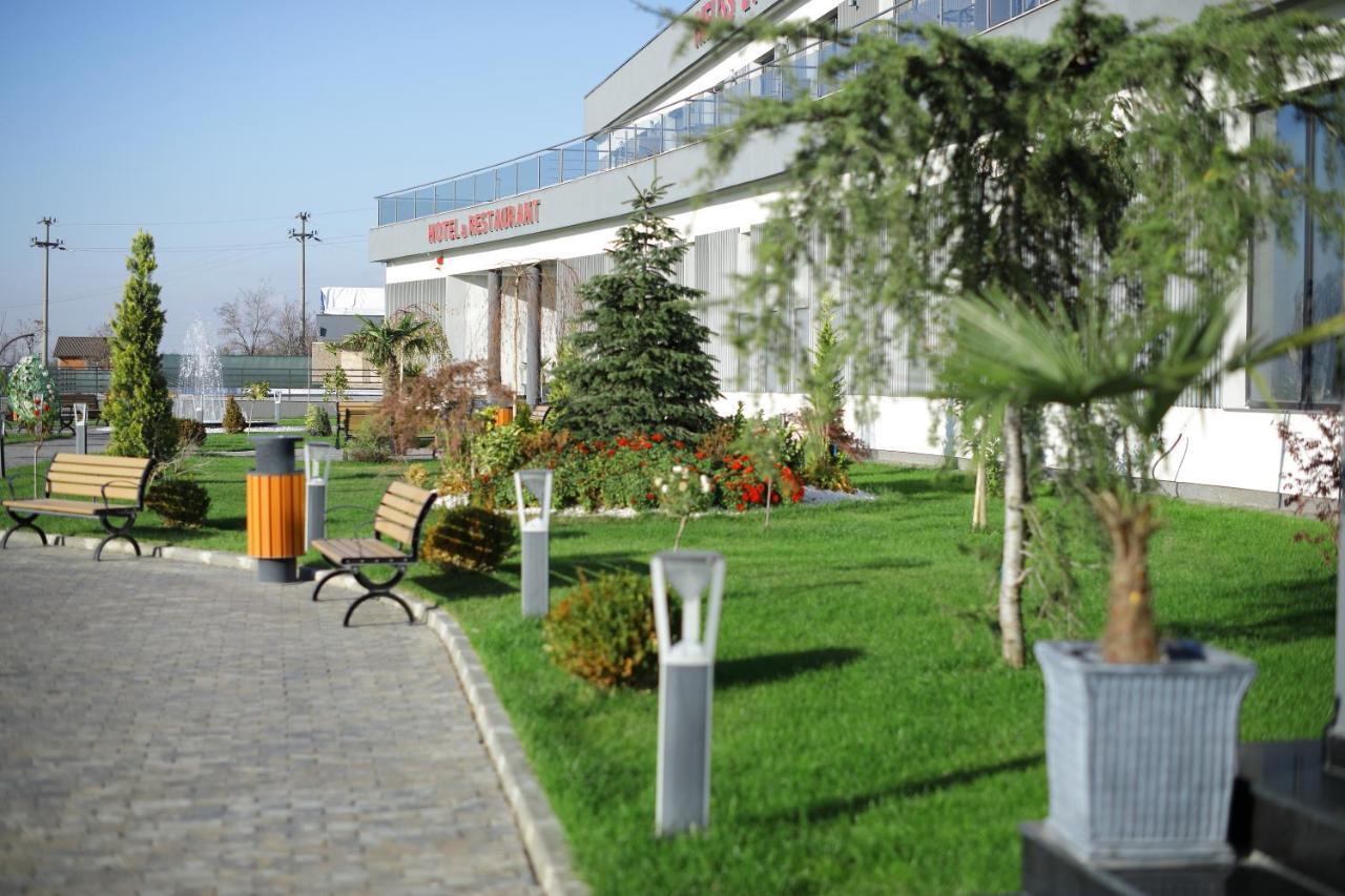 Meliss Events Otel Craiova Dış mekan fotoğraf