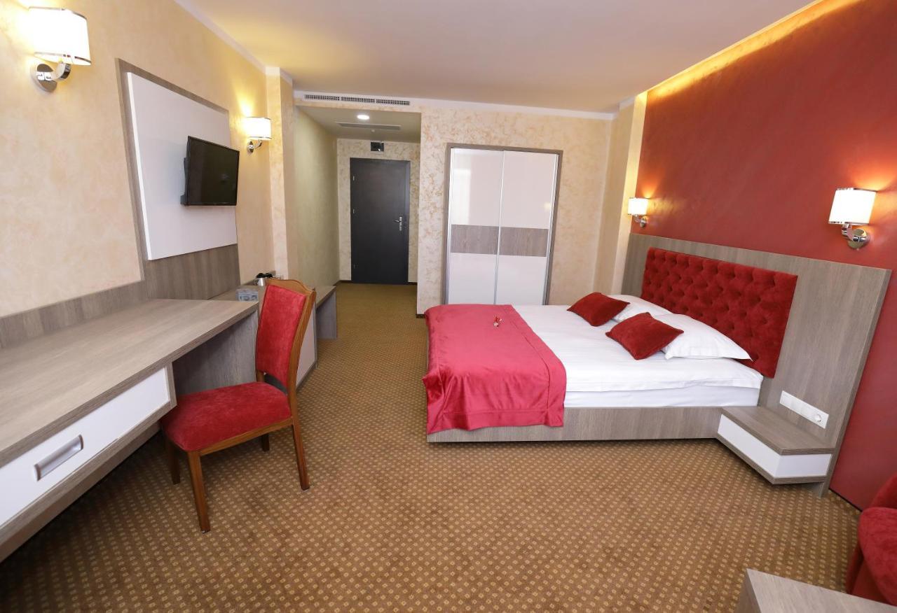 Meliss Events Otel Craiova Dış mekan fotoğraf