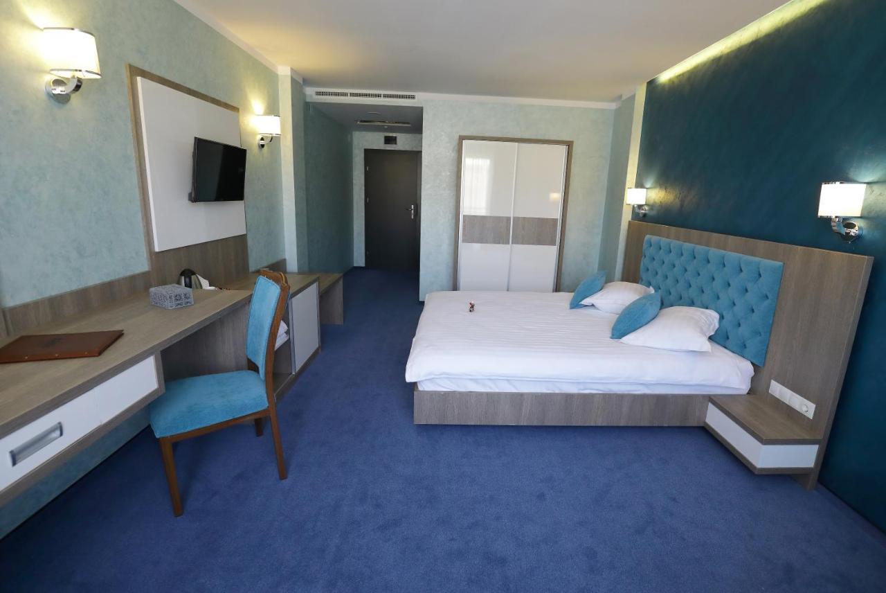 Meliss Events Otel Craiova Dış mekan fotoğraf