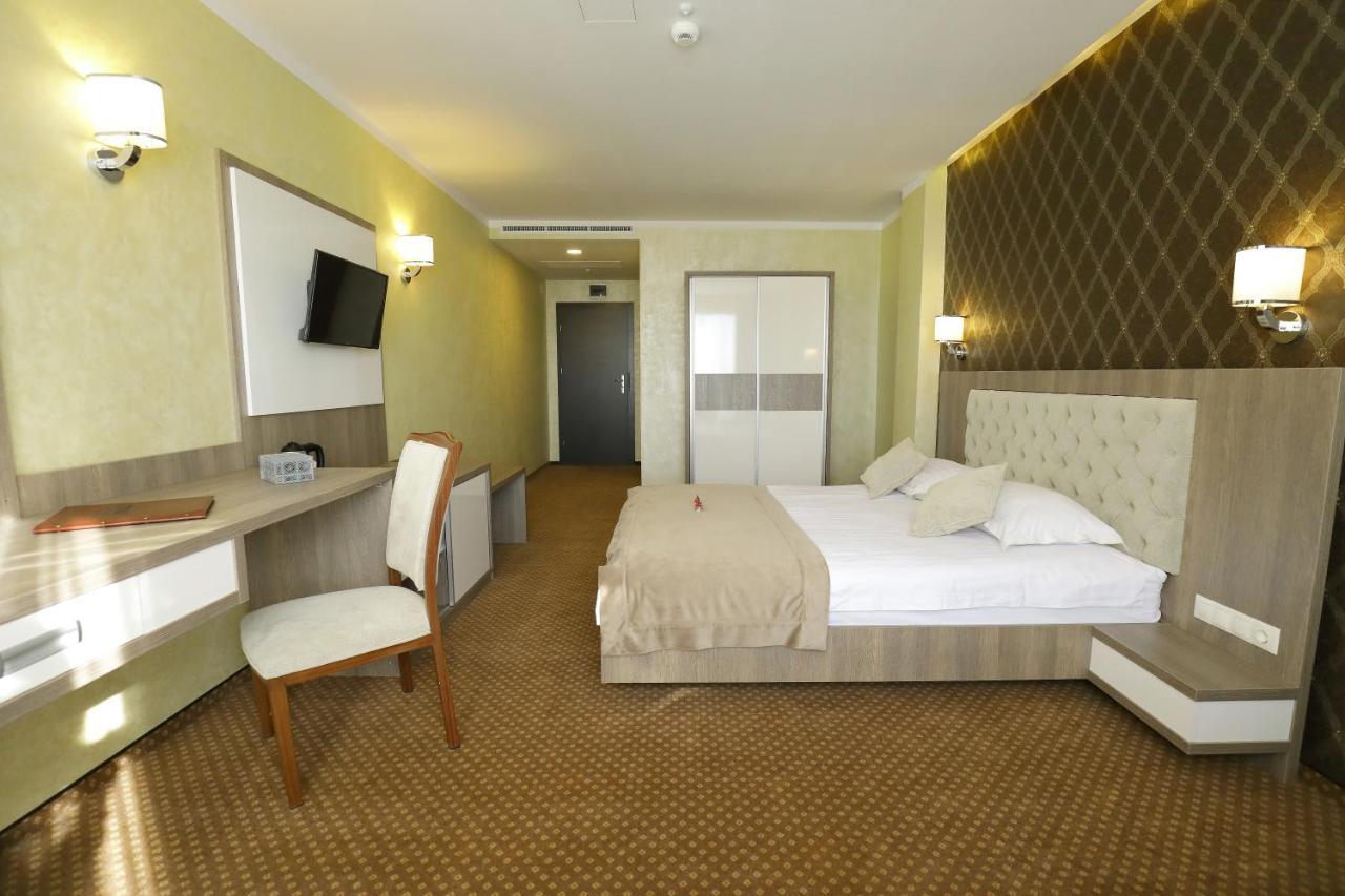 Meliss Events Otel Craiova Dış mekan fotoğraf