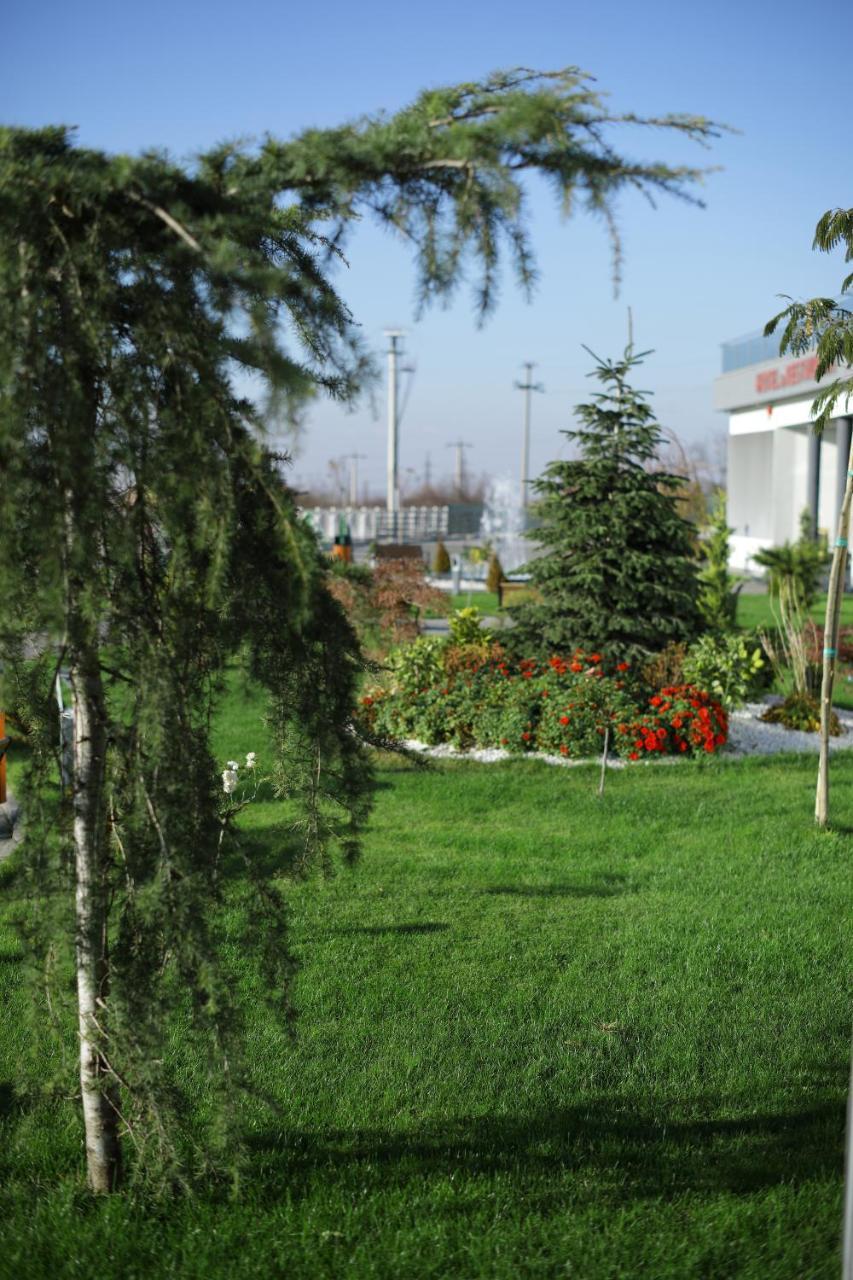 Meliss Events Otel Craiova Dış mekan fotoğraf