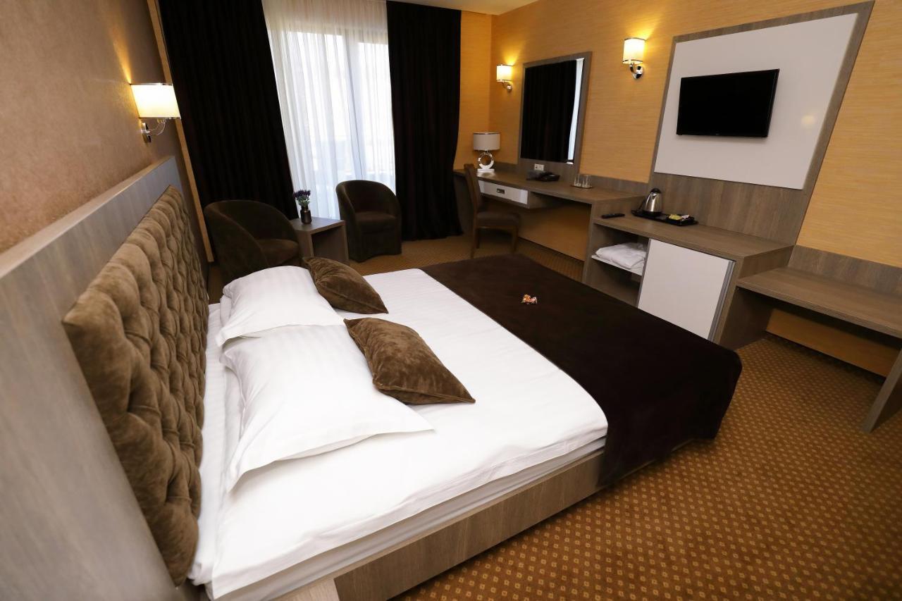 Meliss Events Otel Craiova Dış mekan fotoğraf
