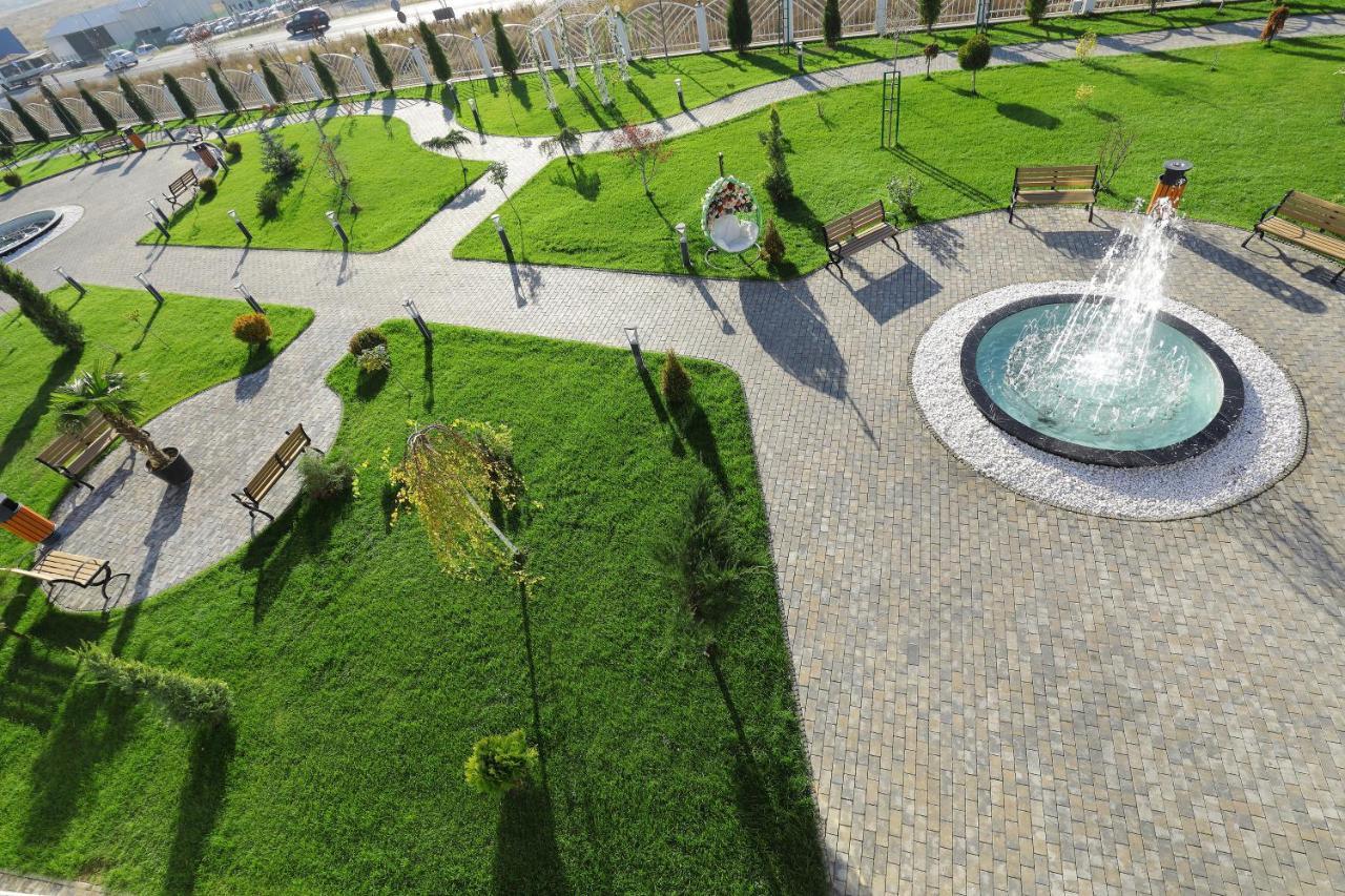 Meliss Events Otel Craiova Dış mekan fotoğraf