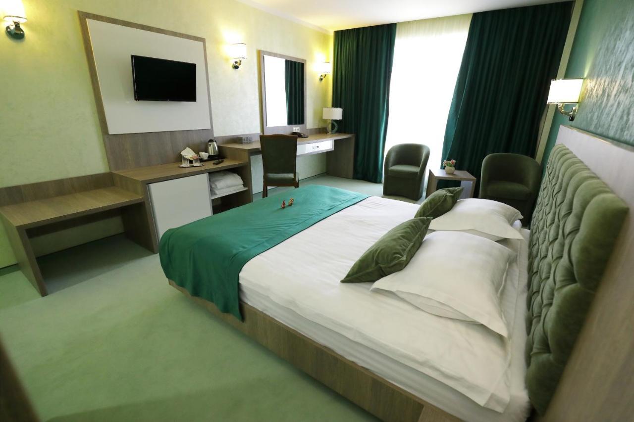 Meliss Events Otel Craiova Dış mekan fotoğraf